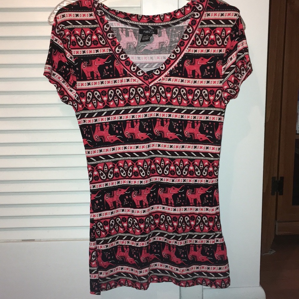 Elephant Pattern V-Neck Tee